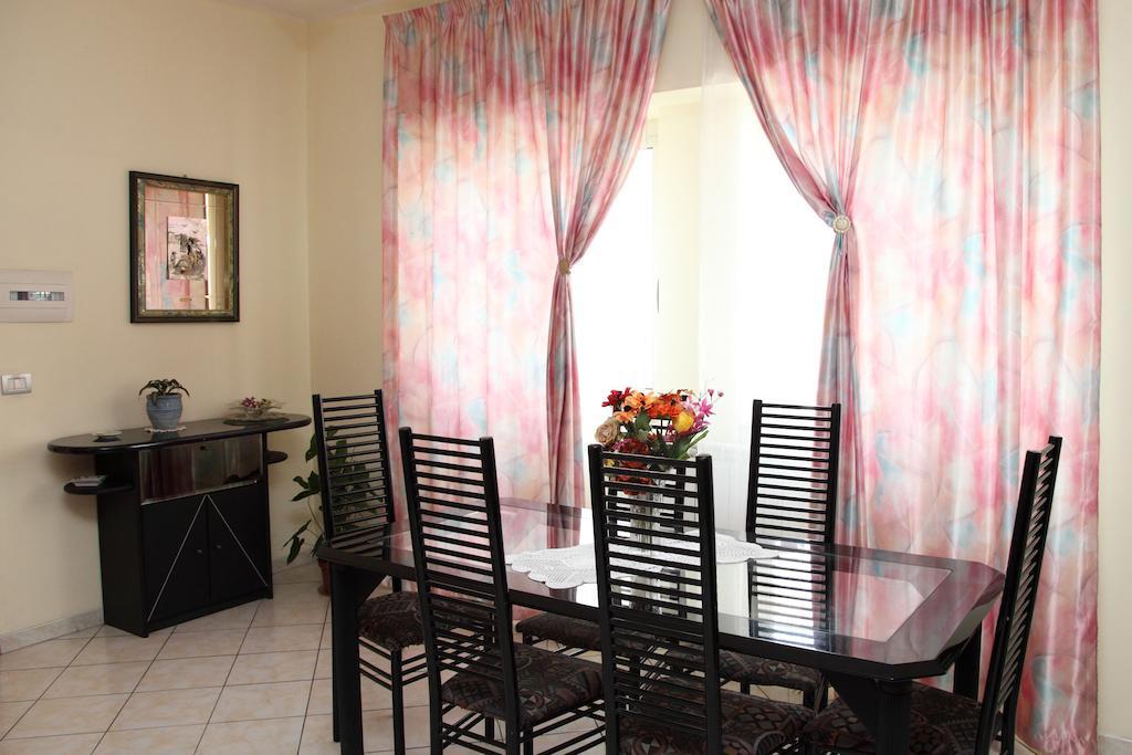 Bed And Breakfast Gigi Furci Siculo Room photo